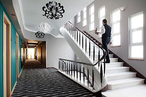 Lucy Hotel