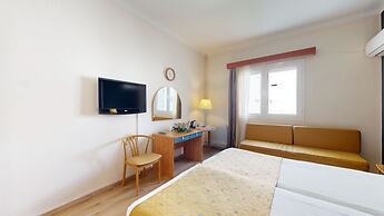 Lucy Hotel