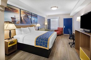 Days Inn & Suites by Wyndham Savannah Midtown