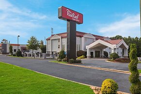 Red Roof Inn & Suites Newnan