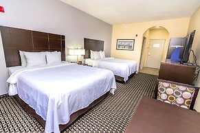 Econo Lodge Inn & Suites East