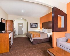 Econo Lodge Inn & Suites East