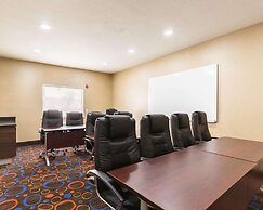 Econo Lodge Inn & Suites East