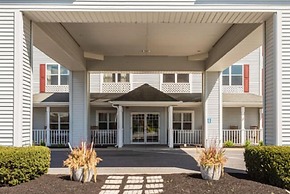 Lancaster Inn and Suites