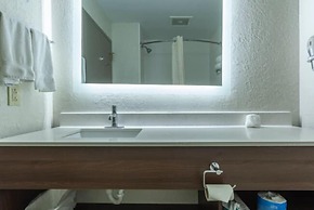 Lancaster Inn and Suites