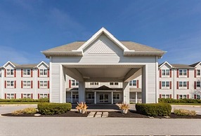 Lancaster Inn and Suites