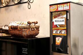 Lancaster Inn and Suites