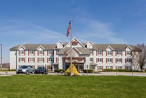 Lancaster Inn and Suites