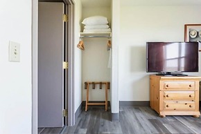 Lancaster Inn and Suites