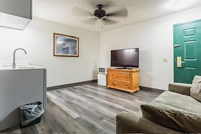 Lancaster Inn and Suites