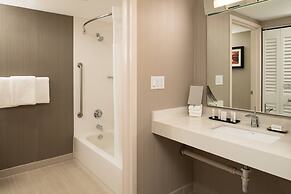 Courtyard by Marriott Seattle Sea-Tac Area