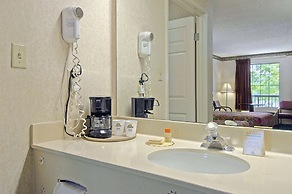 Days Inn & Suites by Wyndham Fort Valley