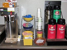 Days Inn & Suites by Wyndham Fort Valley