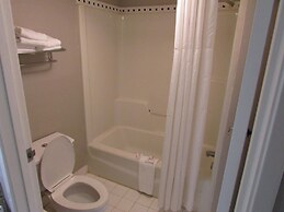 Days Inn & Suites by Wyndham Fort Valley