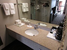 Days Inn & Suites by Wyndham Fort Valley