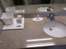 Days Inn & Suites by Wyndham Fort Valley