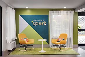 Spark by Hilton Atlanta Cumberland Ballpark