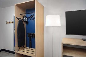 Spark by Hilton Atlanta Cumberland Ballpark