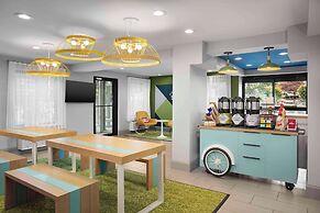 Spark by Hilton Atlanta Cumberland Ballpark