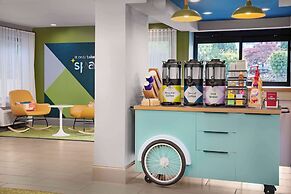 Spark by Hilton Atlanta Cumberland Ballpark