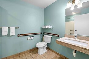 Econo Lodge Inn & Suites