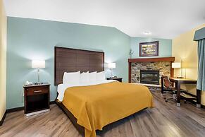 Econo Lodge Inn & Suites