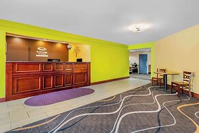 Econo Lodge Inn & Suites