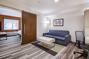 Holiday Inn Express & Suites Langley by IHG