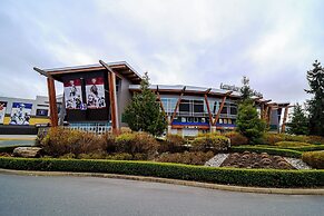 Holiday Inn Express & Suites Langley by IHG