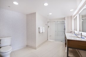 Holiday Inn Express & Suites Langley by IHG