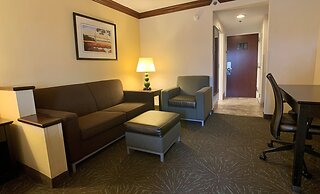 Holiday Inn Express & Suites Charleston-Ashley Phosphate, an IHG Hotel