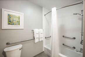 Holiday Inn Express Hotel & Suites Columbus by IHG