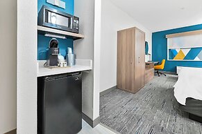 Holiday Inn Express Palestine by IHG