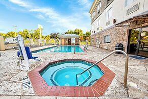 Holiday Inn Express Palestine by IHG