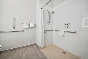 Holiday Inn Express Palestine by IHG