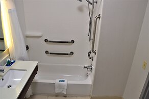 Holiday Inn Express & Suites Batesville by IHG