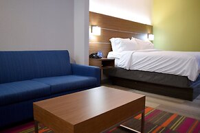 Holiday Inn Express & Suites Batesville by IHG