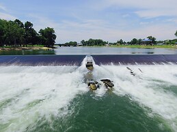 Holiday Inn Express & Suites Batesville by IHG