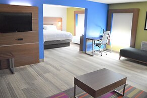 Holiday Inn Express & Suites Batesville by IHG