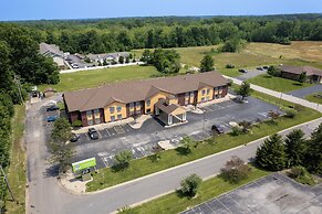 Countryside Inn & Suites