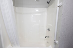 Countryside Inn & Suites