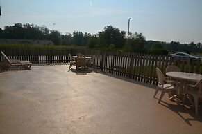 Countryside Inn & Suites