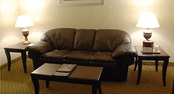 The Plaza Hotel & Suites Winona