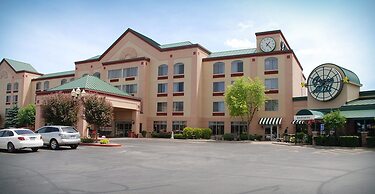 The Plaza Hotel & Suites Winona