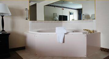 The Plaza Hotel & Suites Winona