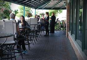 The Plaza Hotel & Suites Winona