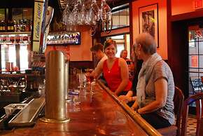 The Plaza Hotel & Suites Winona