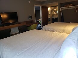 Hampton Inn & Suites Newtown