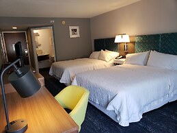 Hampton Inn & Suites Newtown