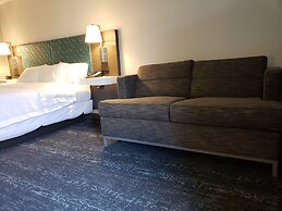 Hampton Inn & Suites Newtown